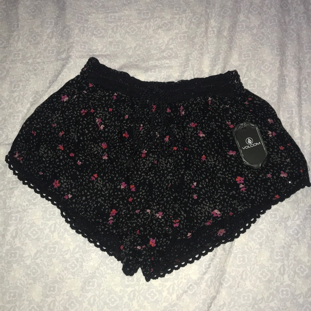 Volcom shorts